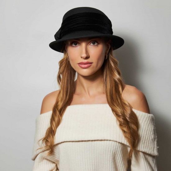 Elegant Black Wool Hat 