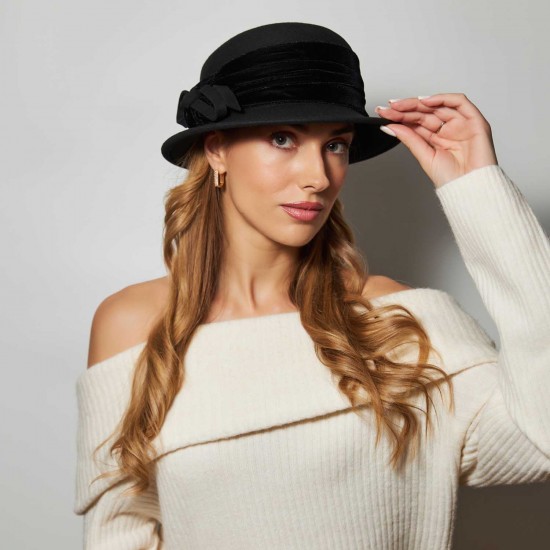 Elegant Black Wool Hat 